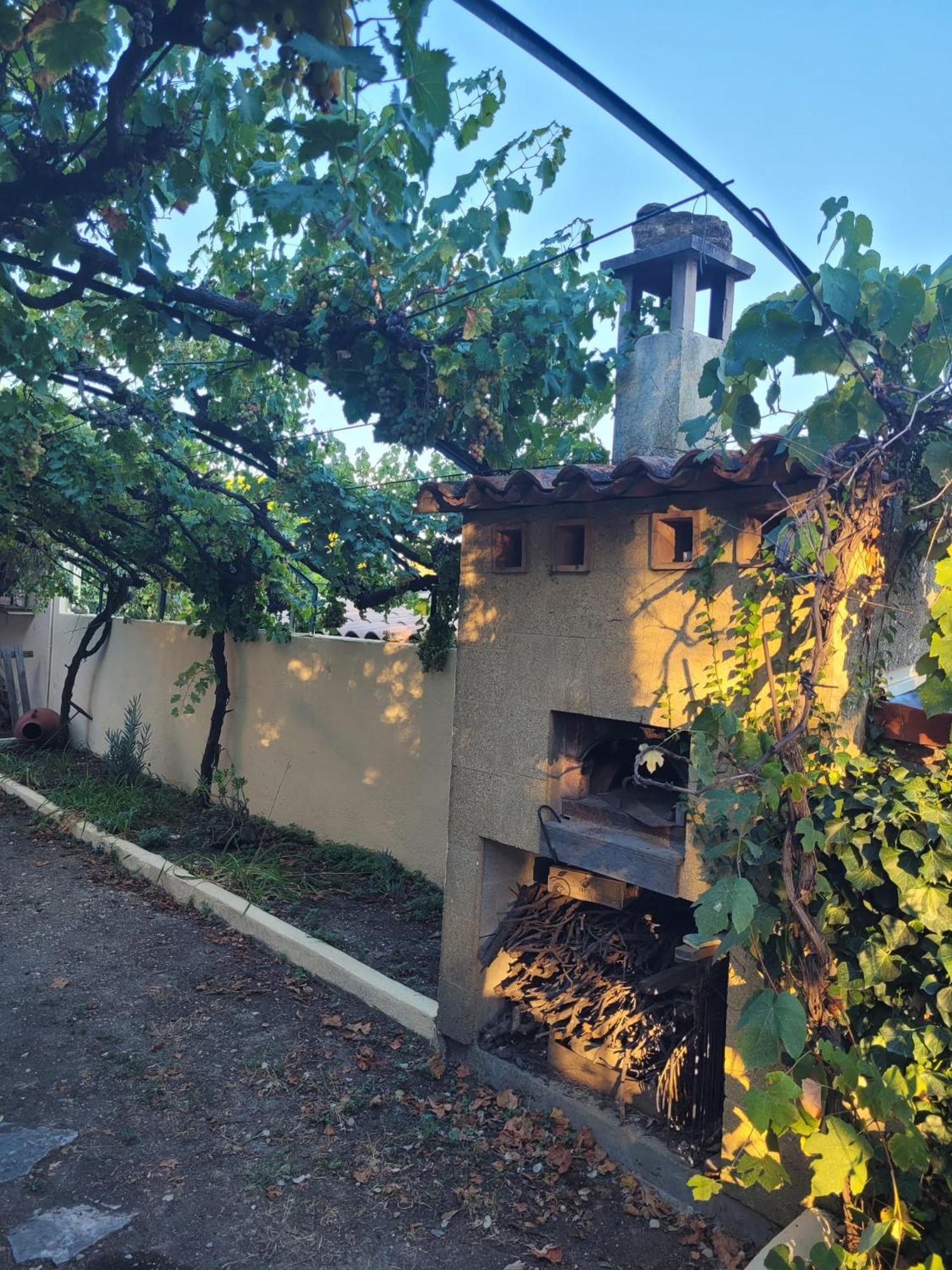 Evasion En Provence Bas De Villa Avec Jardin & Vignes, Soleil & Fraicheur Mirabeau Buitenkant foto